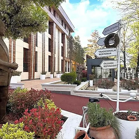 Integra Hotel 4*