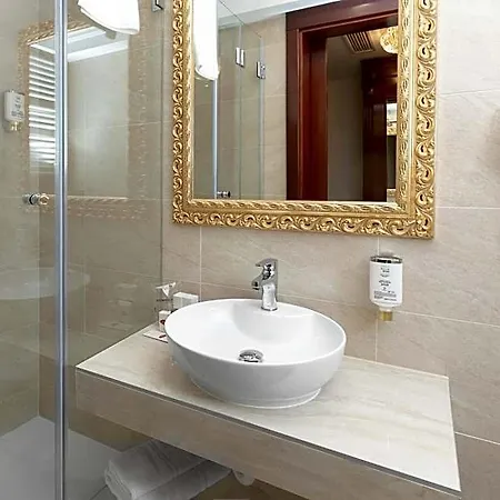 Integra Hotel